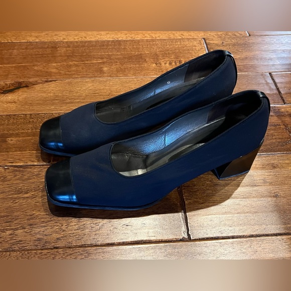 Navy Peter Kaiser size 10 square toe chunk heels in original box, EUC - Picture 1 of 6